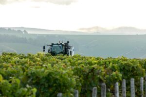 Vendanges mécanisées domaine Servin Chablis